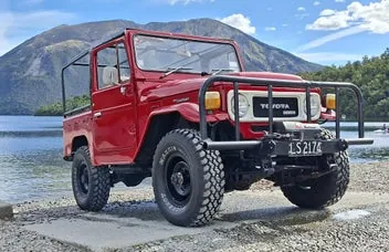 Toyota Land Cruiser 1984 photo 2