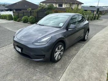 Tesla Model Y 2023 photo 4
