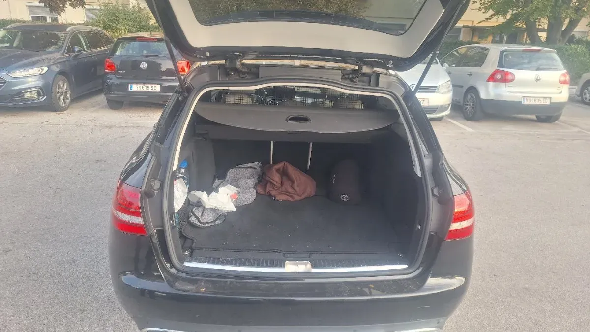 Mercedes-Benz C-Class 2018 photo 2