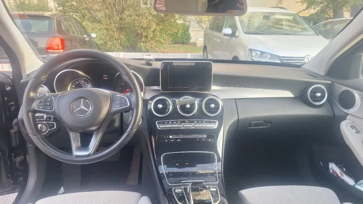 Mercedes-Benz C-Class 2018 photo 3