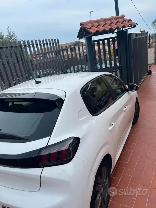 Peugeot 208 2022 photo 4