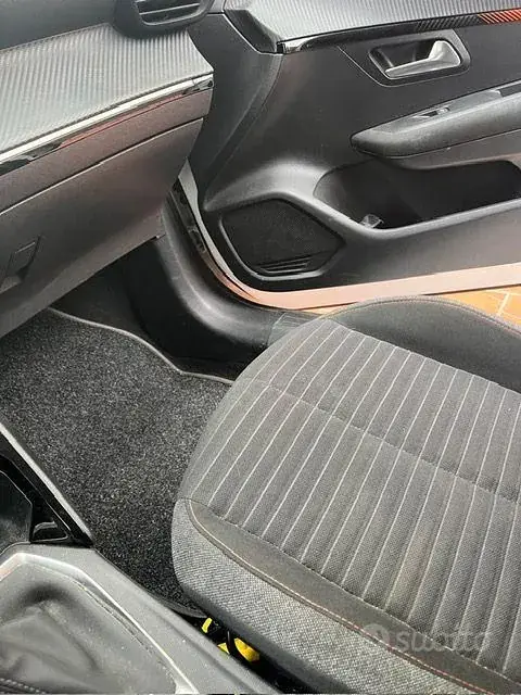 Peugeot 208 2022 photo 5