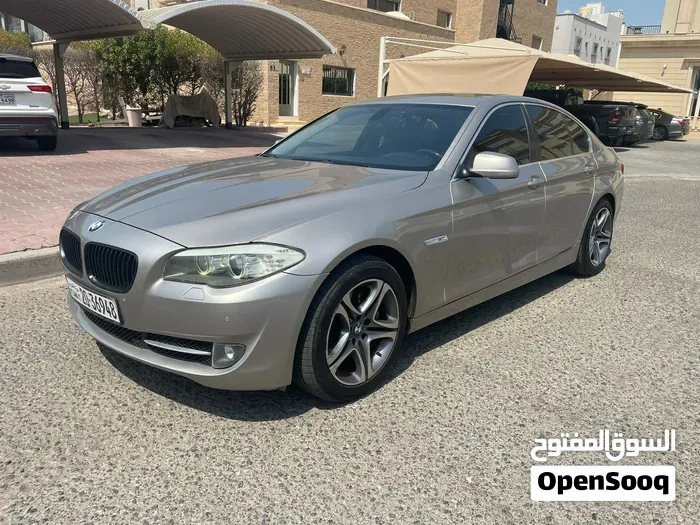 BMW 5 Series 2012 photo 2