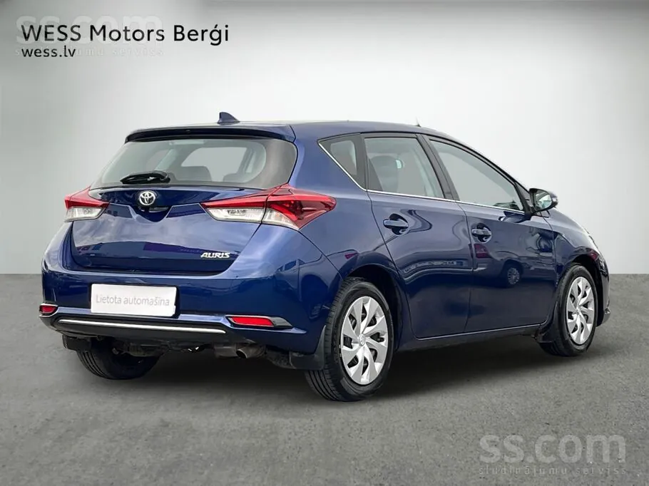 Toyota Auris 2018 photo 2