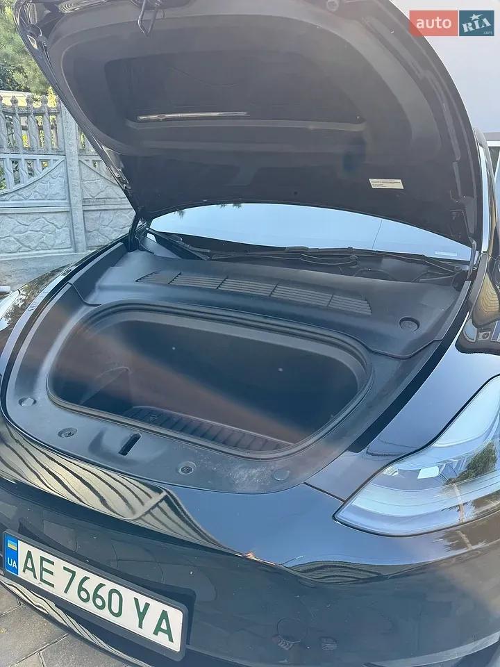 Tesla Model Y 2023 photo 3