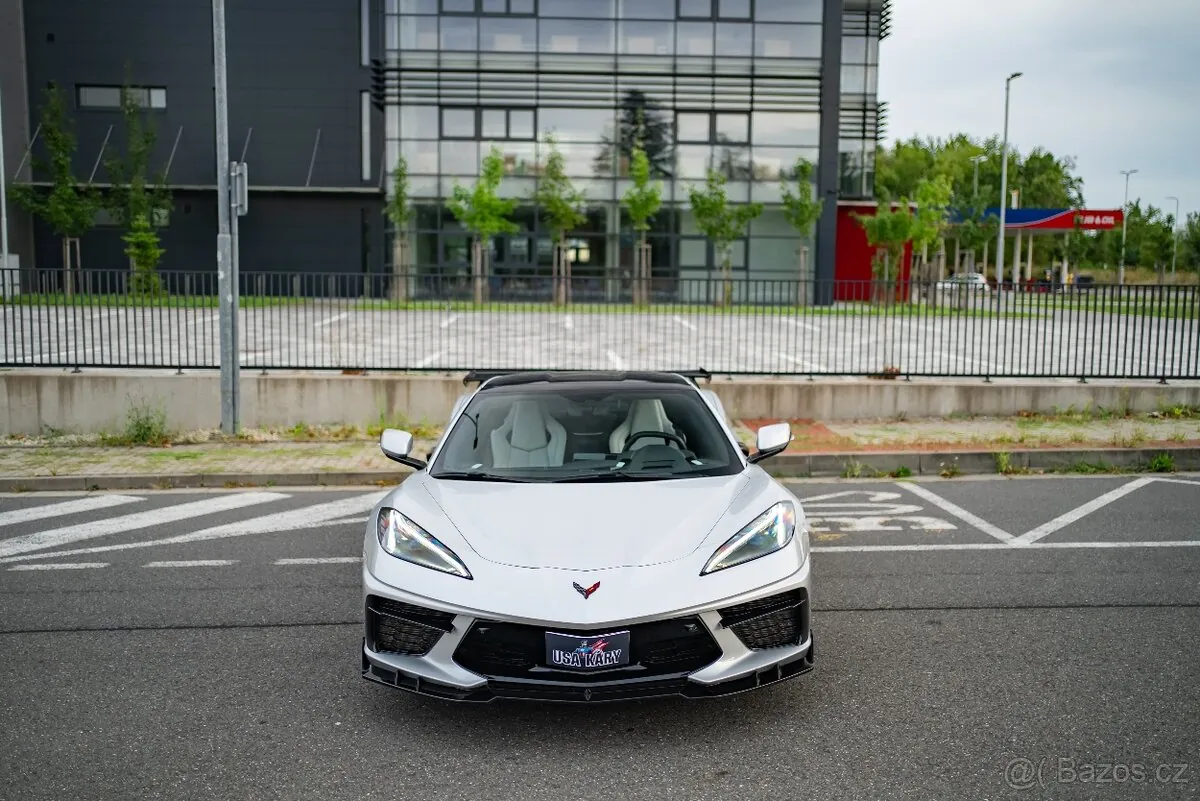 Chevrolet Corvette C8 Stingray 2020 photo 3