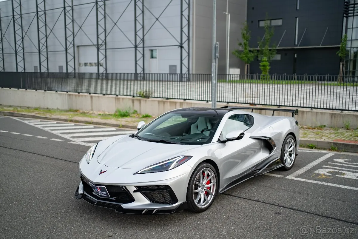 Chevrolet Corvette C8 Stingray 2020 photo 2