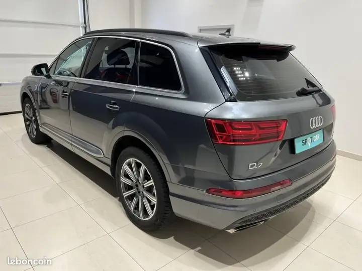 Audi Q7 2015 photo 4