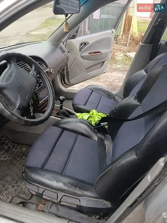 Daewoo Nubira 2001 photo 3