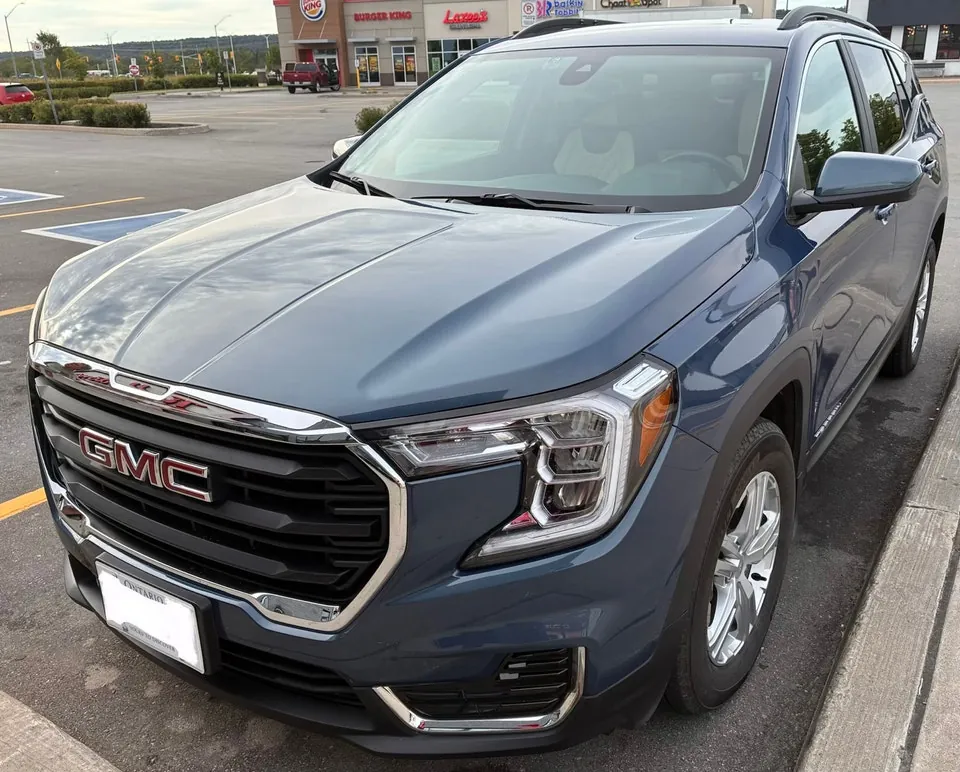 GMC Terrain 2024 photo 2