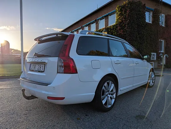 Volvo V50 2009 photo 2