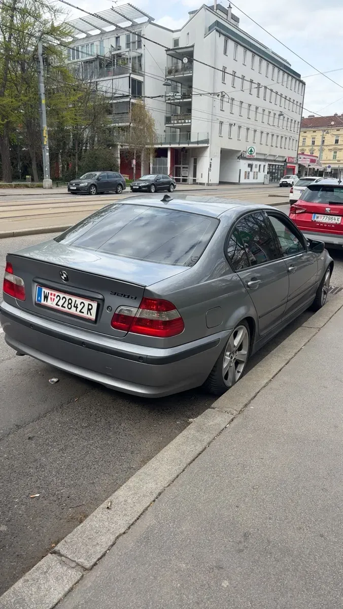 BMW 3 Series 2003 photo 2