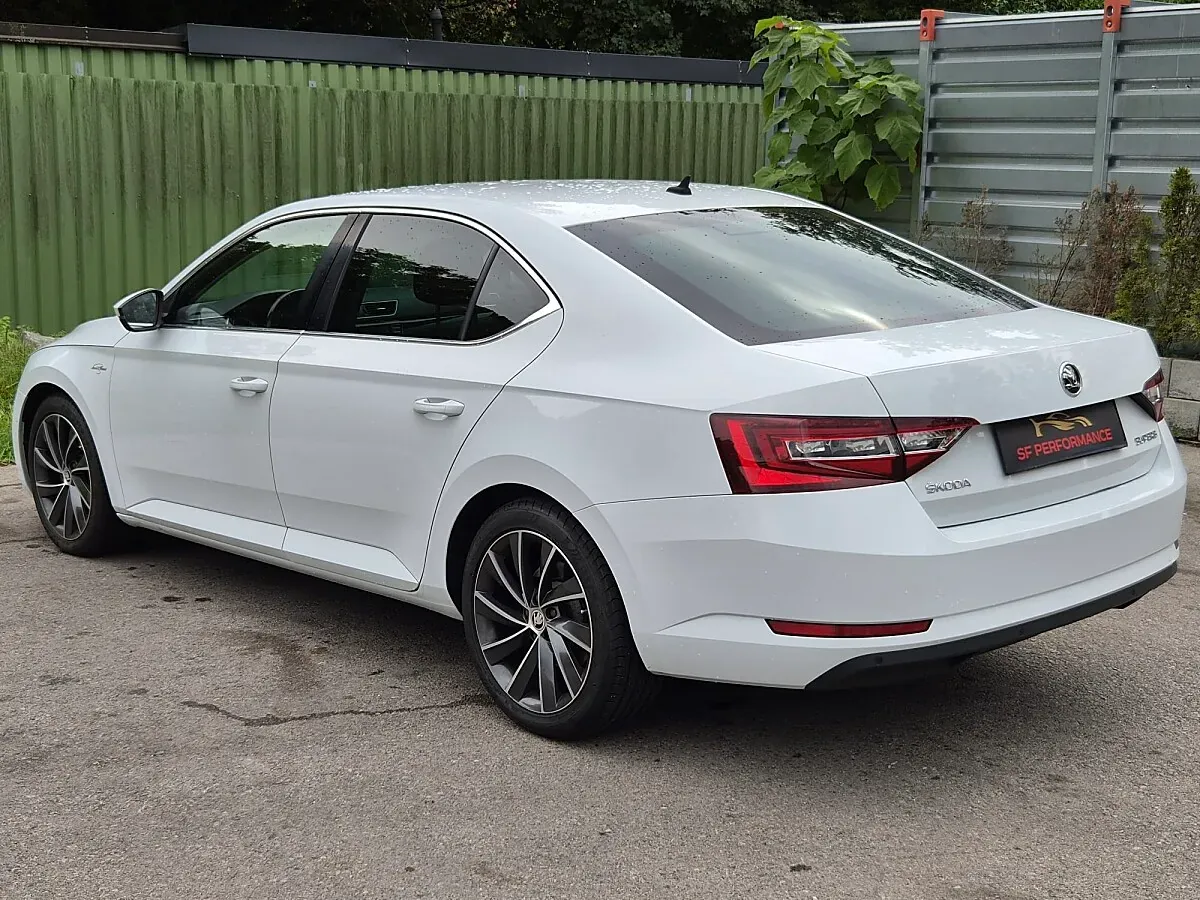 Skoda Superb 2016 photo 3