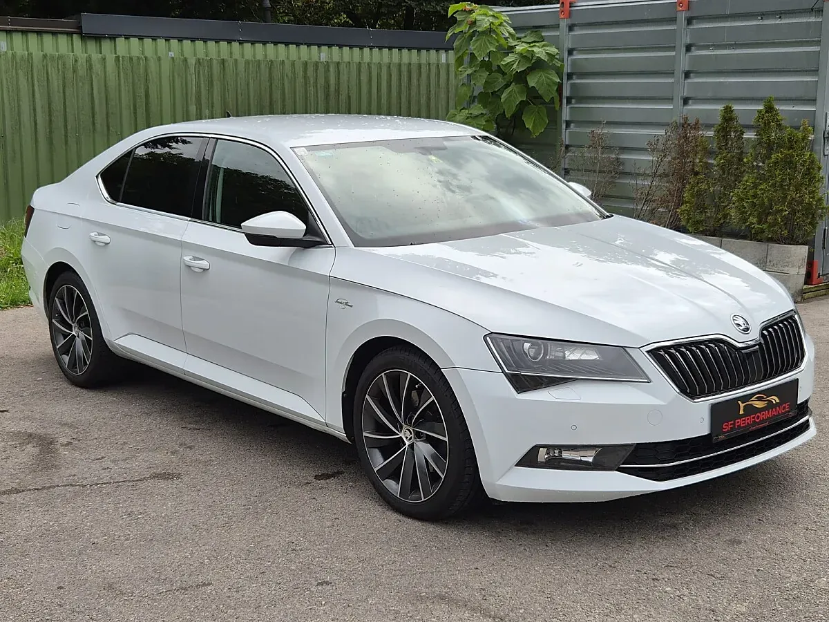 Skoda Superb 2016 photo 2