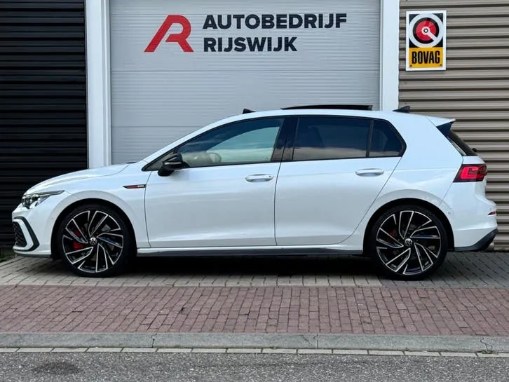 Volkswagen Golf 2022 photo 2
