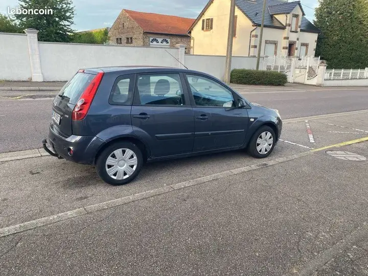 Ford Fiesta 2008 photo 2