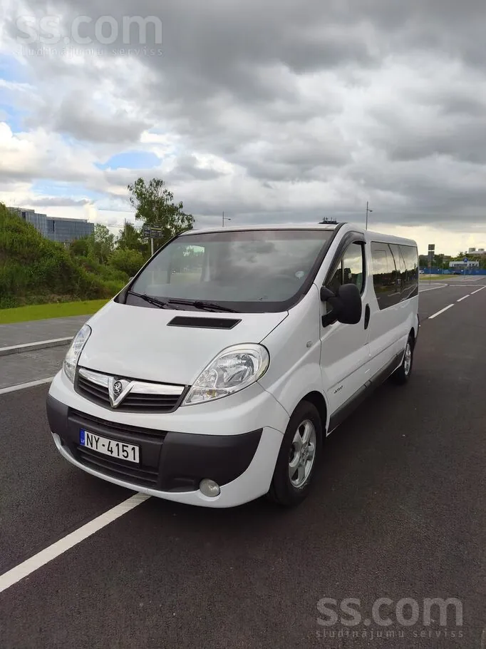 Renault Trafic 2010 photo 2