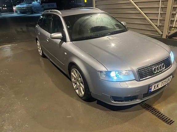 Audi A4 2004 photo 2