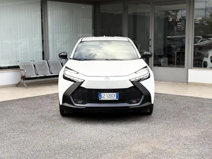 Toyota C-Hr 2025 photo 2