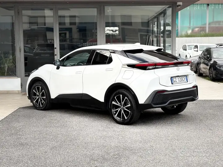 Toyota C-Hr 2025 photo 4