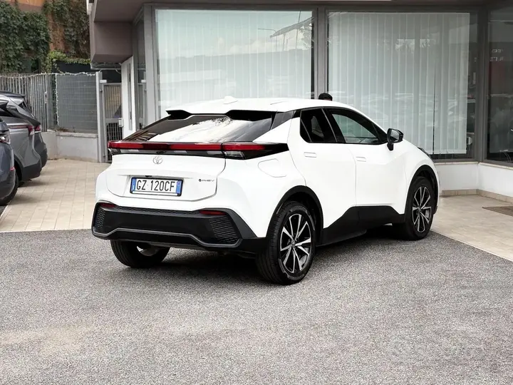 Toyota C-Hr 2025 photo 5