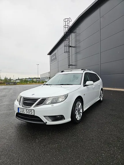 Saab 9-3 2010 photo 3