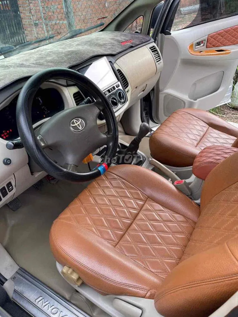 Toyota Innova 2010 photo 5