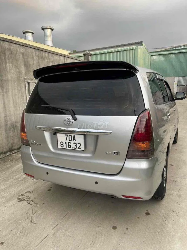 Toyota Innova 2010 photo 3