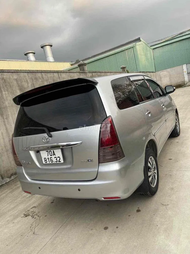 Toyota Innova 2010 photo 4
