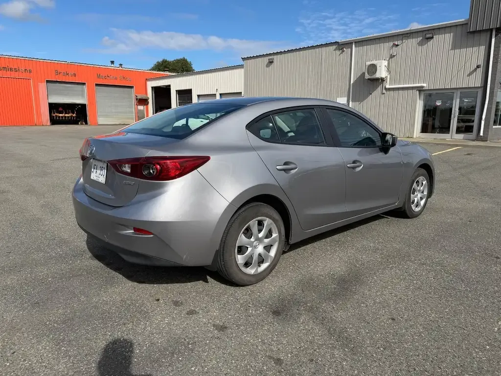 Mazda 3 2016 photo 3