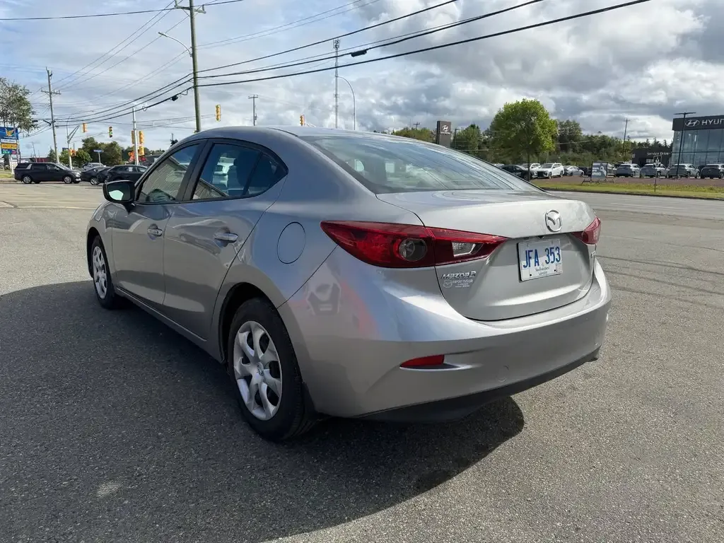 Mazda 3 2016 photo 2