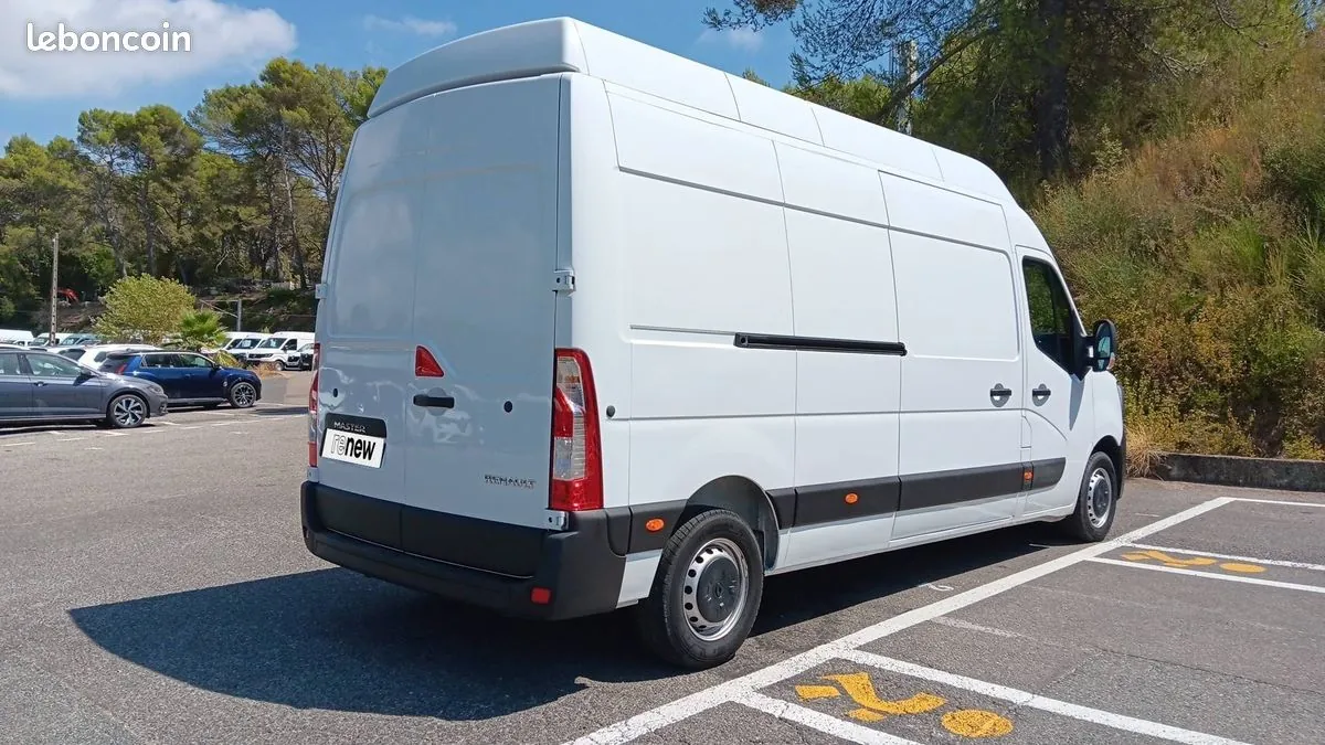 Renault Master 2024 photo 2