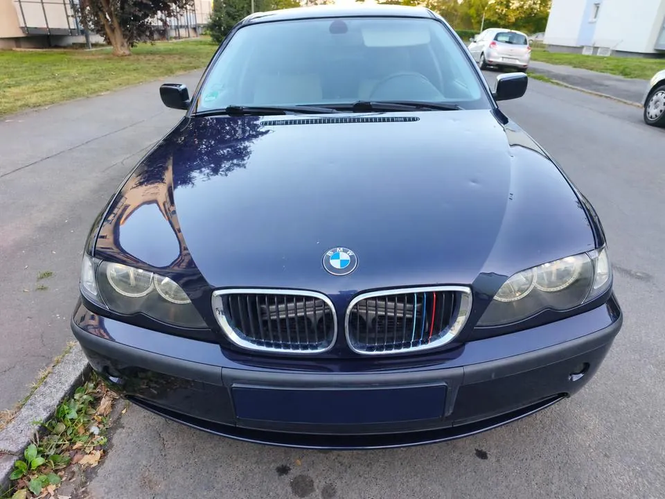 BMW 318I