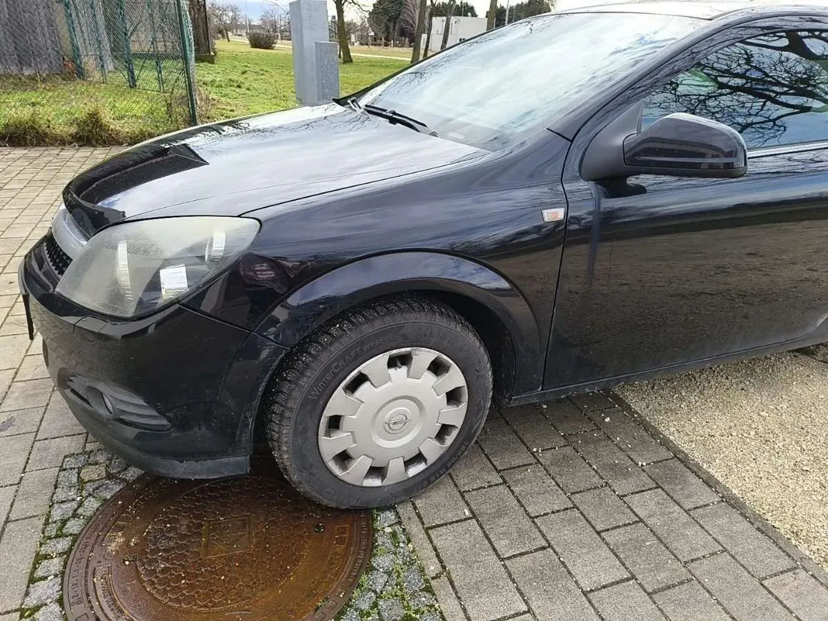 Opel Astra 2009 photo 2