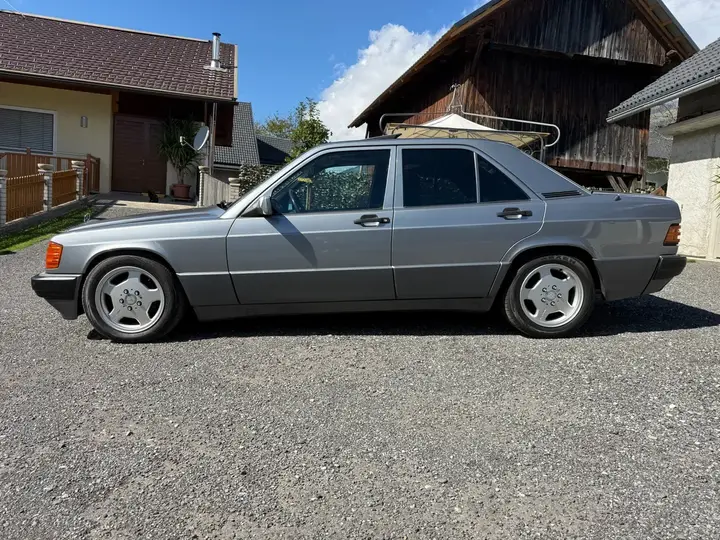 Mercedes-Benz 190 1993 photo 3