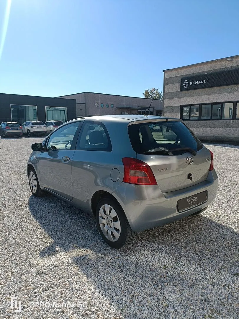 Toyota Yaris 2006 photo 4