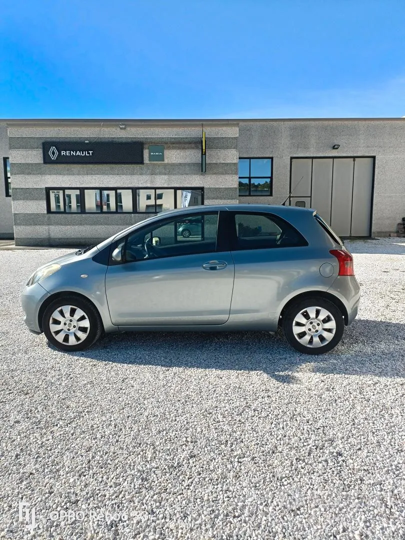 Toyota Yaris 2006 photo 3