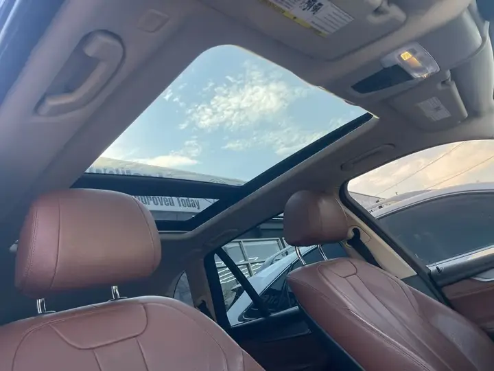 BMW X5 2015 photo 2