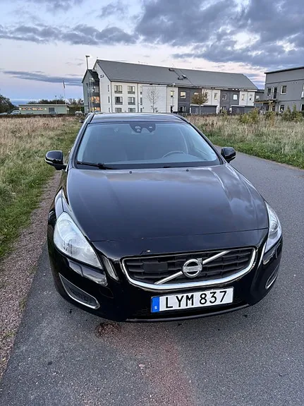 Volvo V60 2012 photo 2