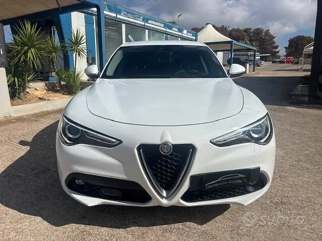 Alfa Romeo Stelvio 2018 photo 2