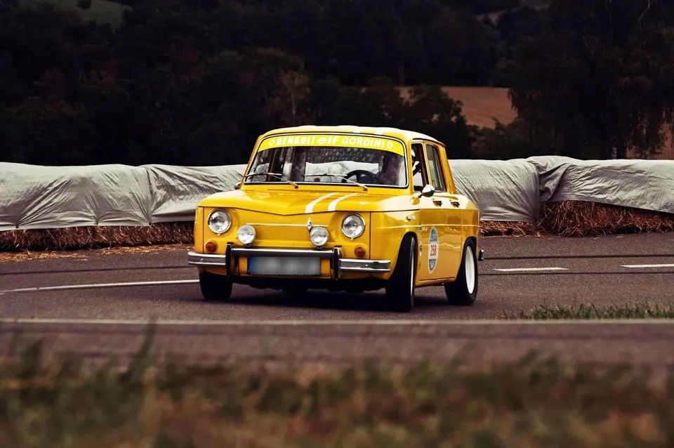 Renault R8