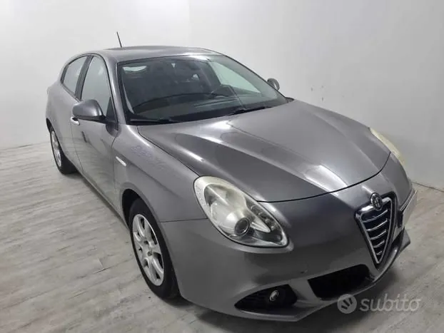 Alfa Romeo Giulietta 2013 photo 2