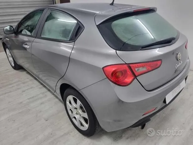 Alfa Romeo Giulietta 2013 photo 3