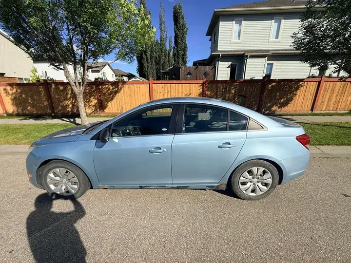 Chevrolet Cruze 2011 photo 2