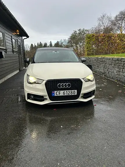 Audi A1 2011 photo 2