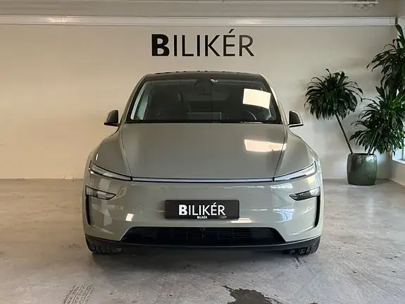 Tesla Model Y 2025 photo 2