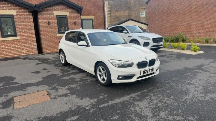 BMW 1 Series 2015 photo 2