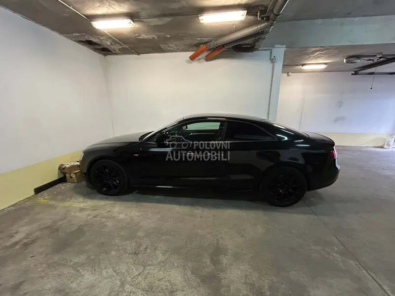 Audi A5 2011 photo 2