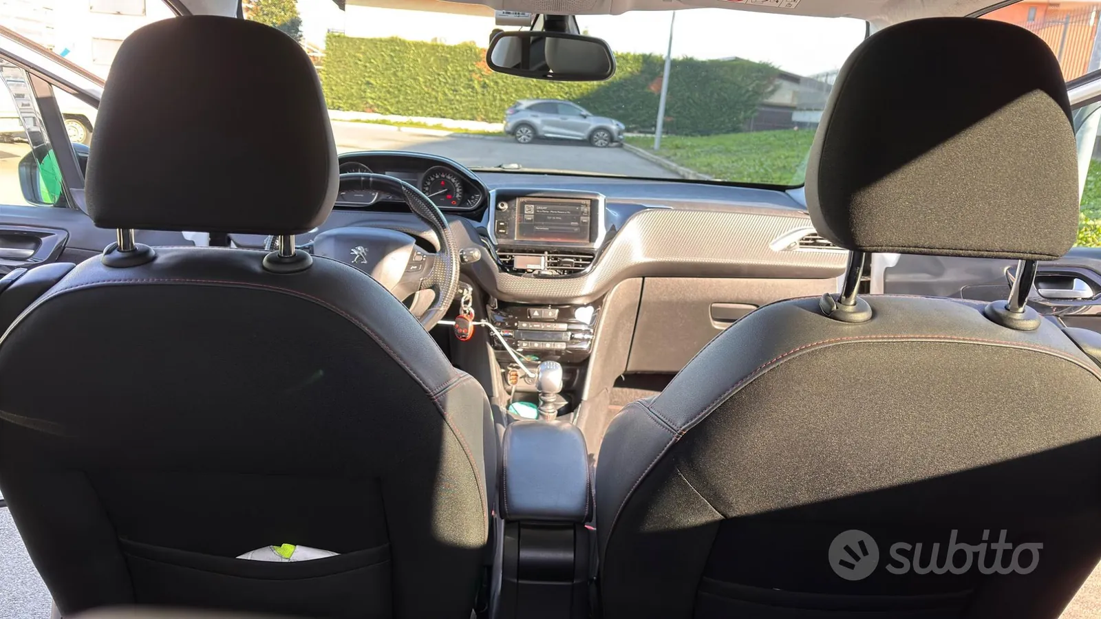 Peugeot 208 2016 photo 4