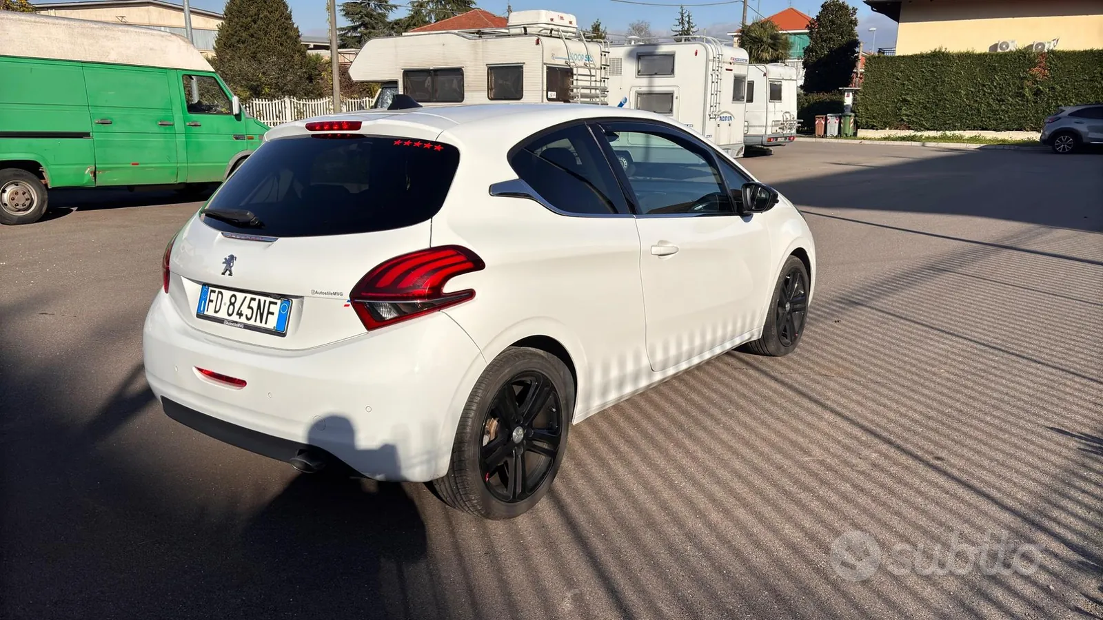 Peugeot 208 2016 photo 3